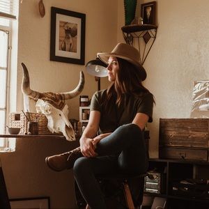 Meet your Posher, Chelsy